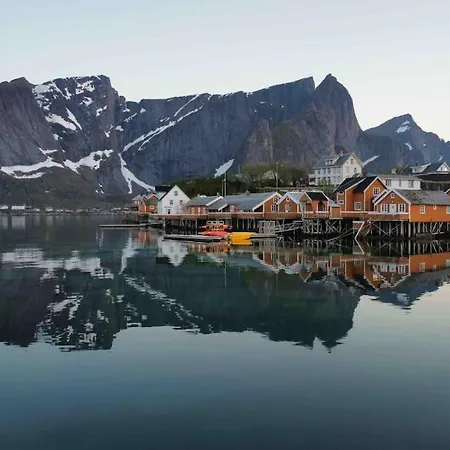 Front View - Mountain & Seaview Reine