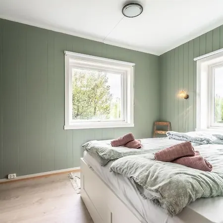 Front View - Mountain & Seaview Dom wakacyjny *