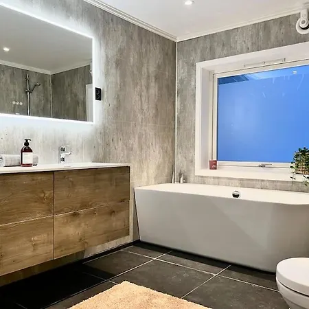 Front View - Mountain & Seaview Dom wakacyjny *