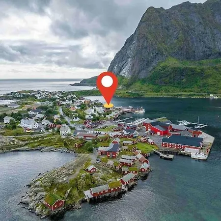 Front View - Mountain & Seaview * Reine