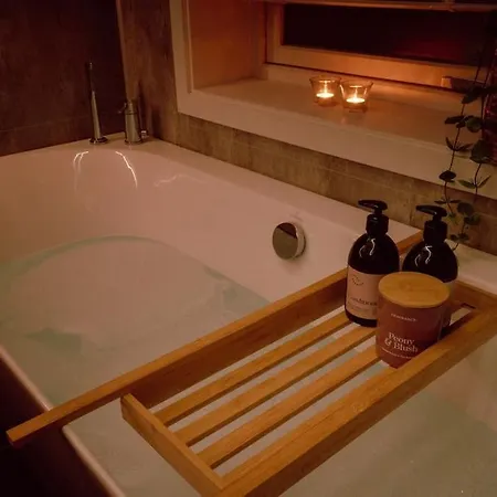 Front View - Mountain & Seaview * Reine