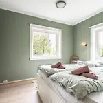 Front View - Mountain & Seaview Дом отдыха *