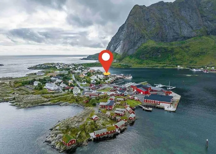 Front View - Mountain & Seaview * Reine